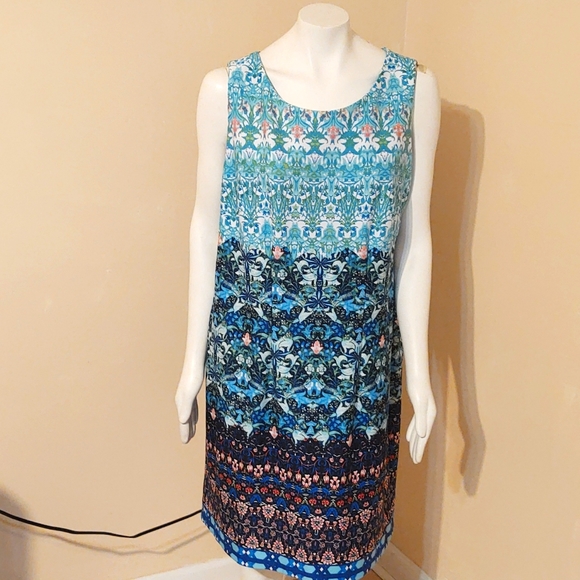 Just...Taylor Sleeveless Shift Dress - Picture 1 of 10